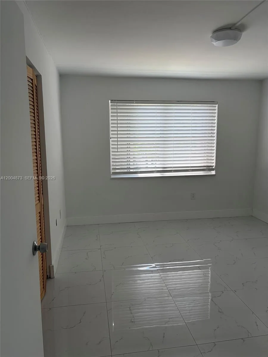 1401 NE 191st St # D201, Miami, FL 33179 photo 9