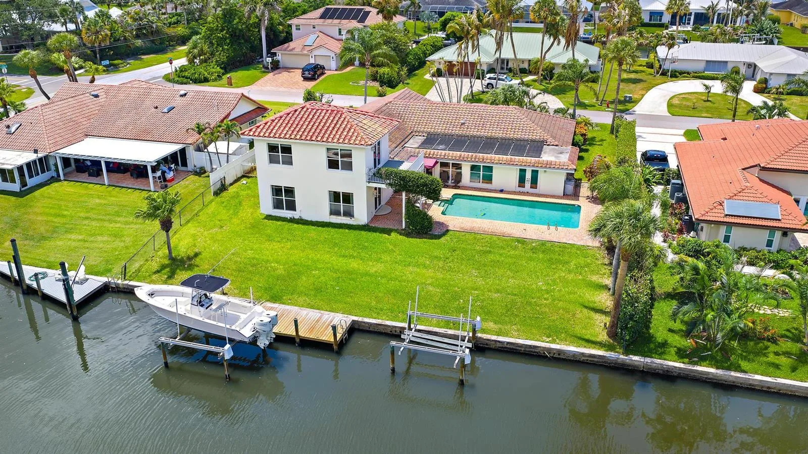 8422 SE Royal Street, Hobe Sound, FL 33455