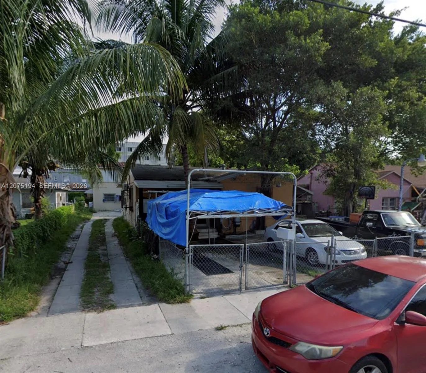 2283 NW 35th St, Miami, FL 33142
