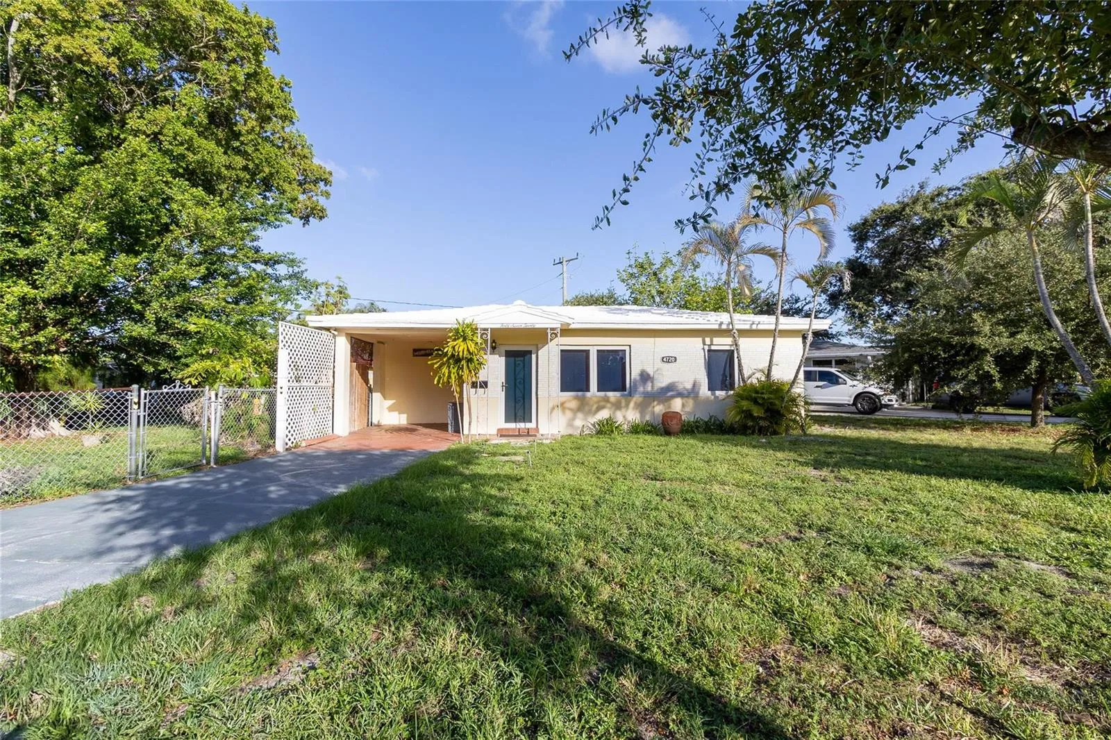 4720 N Andrews Avenue, Oakland Park, FL 33309