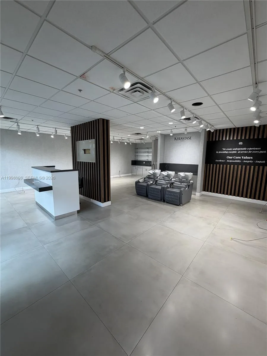 5901 NW 183rd St # Suite 109, Hialeah, FL 33015