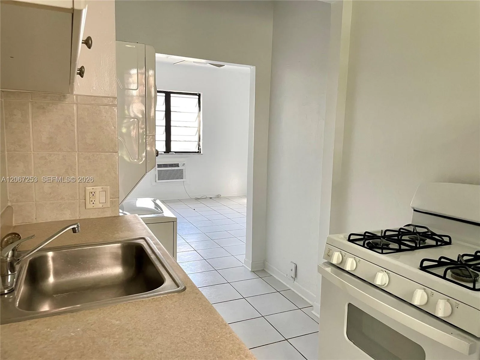 411 Meridian Ave # 7, Miami Beach, FL 33139 photo 3