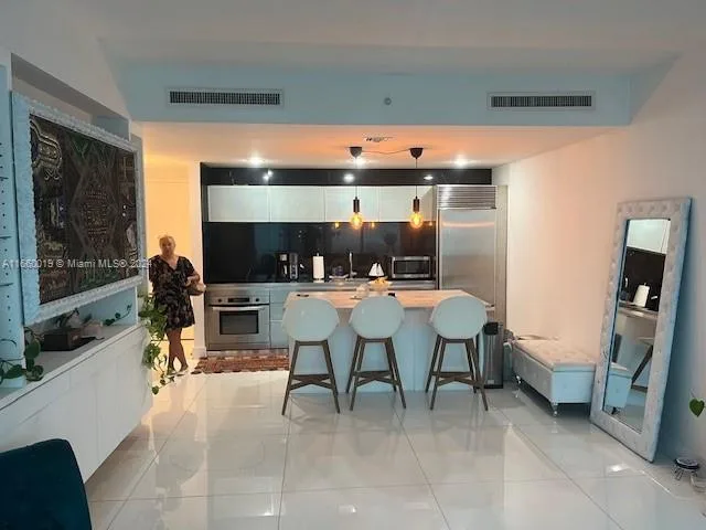 1040 Biscayne Blvd # 2607, Miami, FL 33132 photo 2