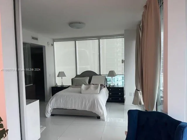 1040 Biscayne Blvd # 2607, Miami, FL 33132 photo 3