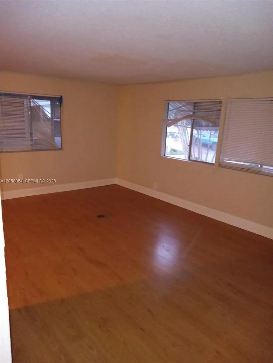 7323 N 44th Ter N, Riviera Beach, FL 33404 — photo 4 of 6