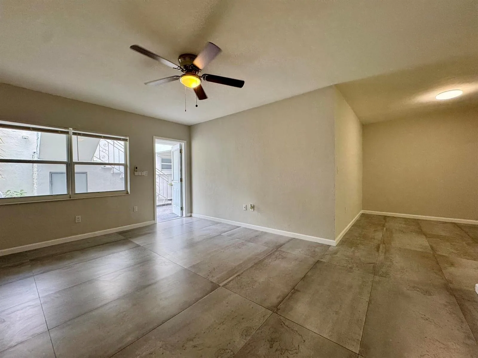 935 8th Street # 3, Miami Beach, FL 33139 photo 2