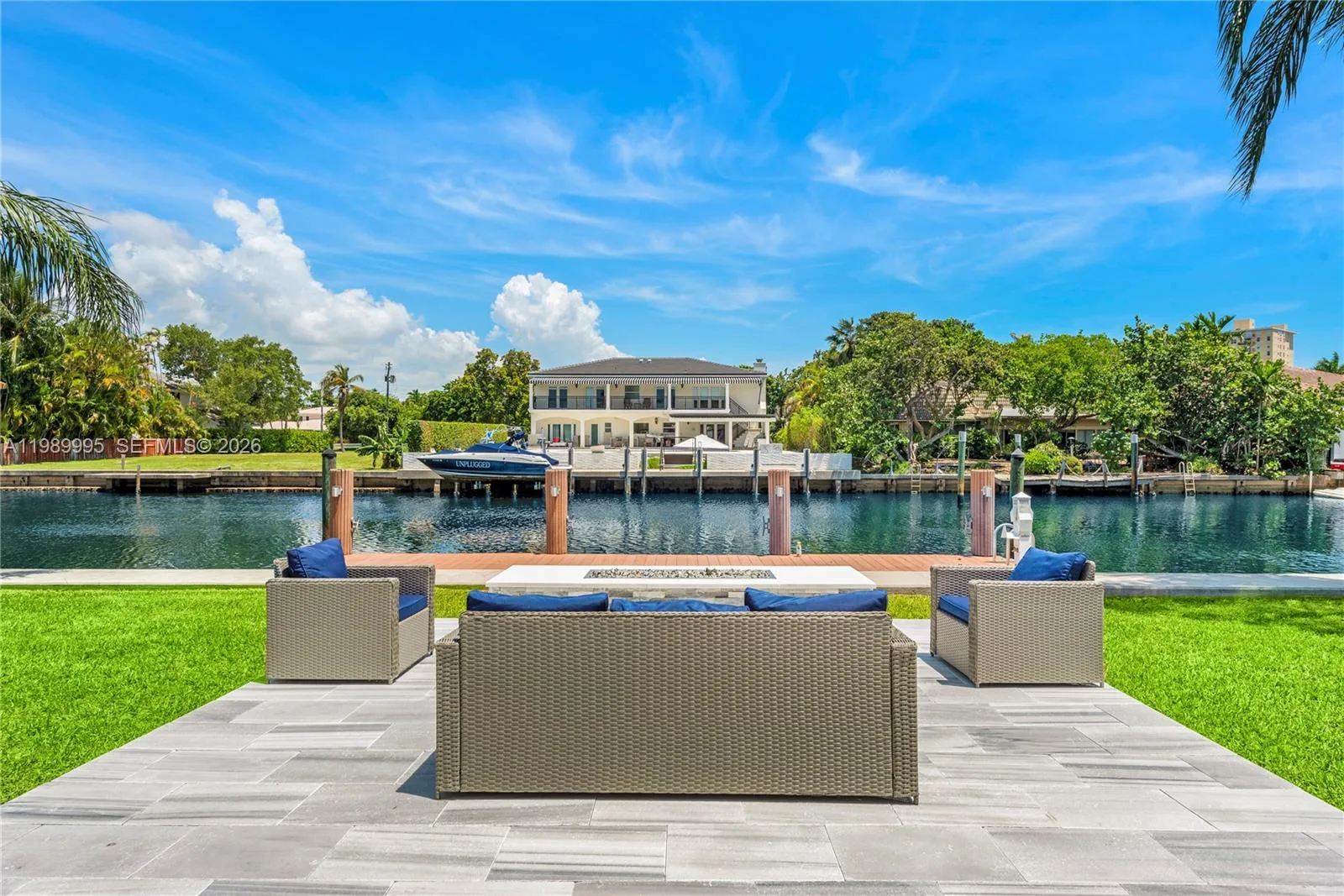 472 Sunset Dr, Hallandale Beach, FL 33009 photo 10