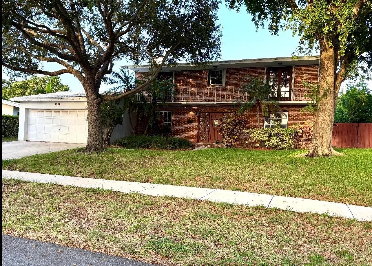 1916 HARBOURVIEW Drive, Fort Lauderdale, FL 33316