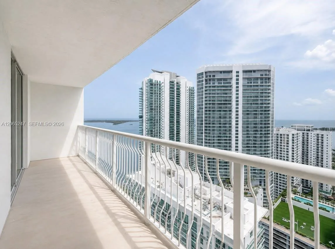 1200 Brickell Bay Dr # 3821, Miami, FL 33131 photo 3