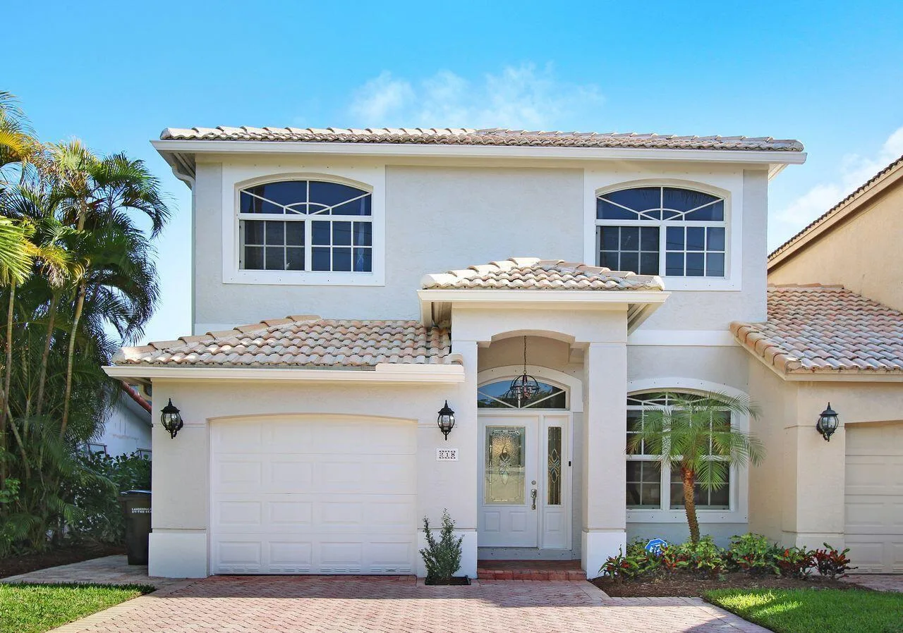 218 Pine Avenue, Lauderdale By The Sea, FL 33308