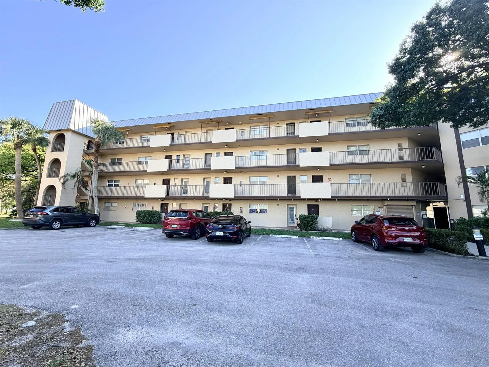 6260 S Falls Cir Drive # 201, Lauderhill, FL 33319