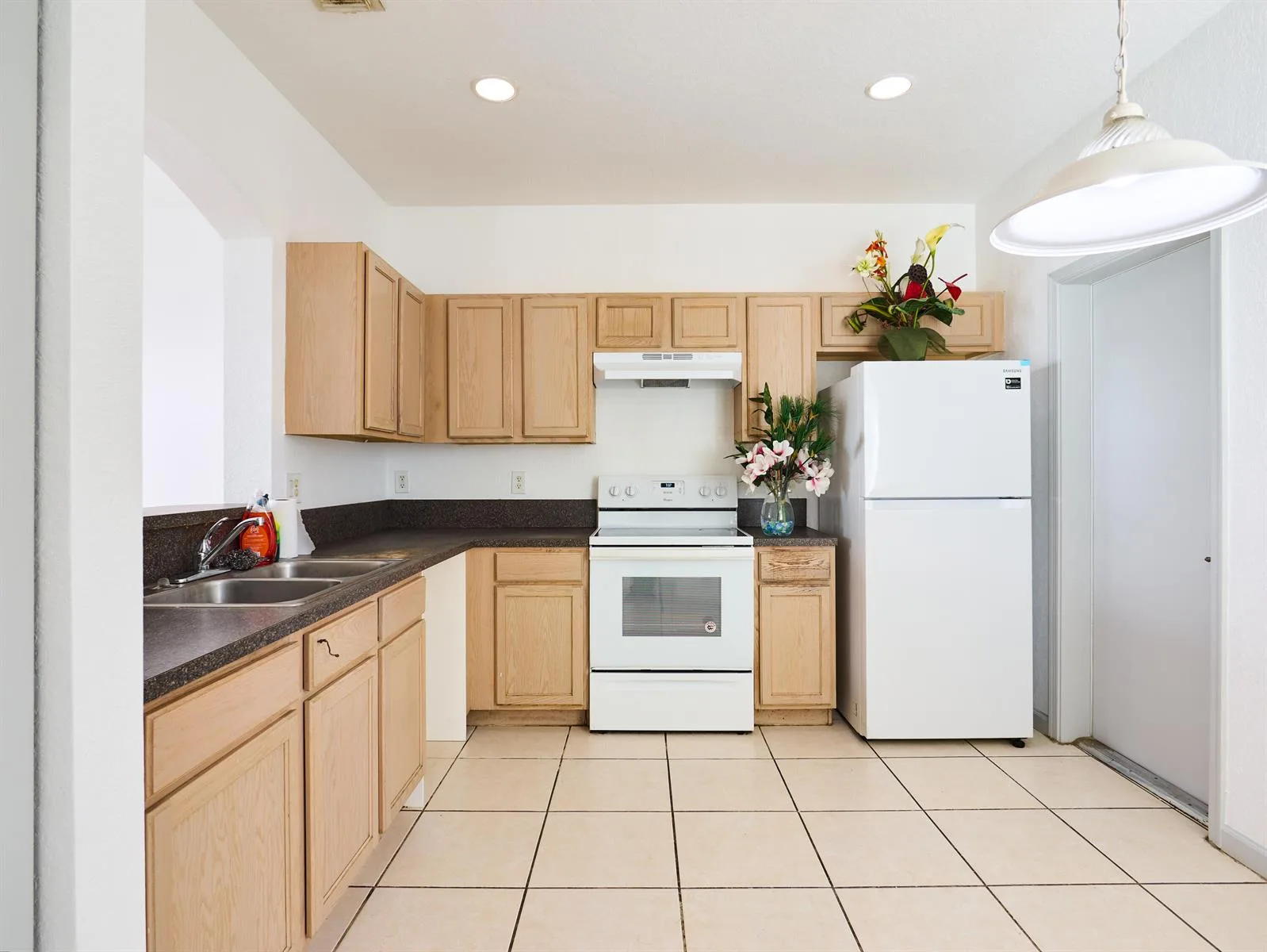 2052 Oakhurst Way, Riviera Beach, FL 33404