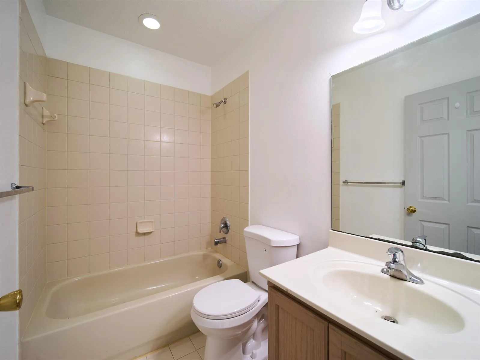 2052 Oakhurst Way, Riviera Beach, FL 33404 photo 13