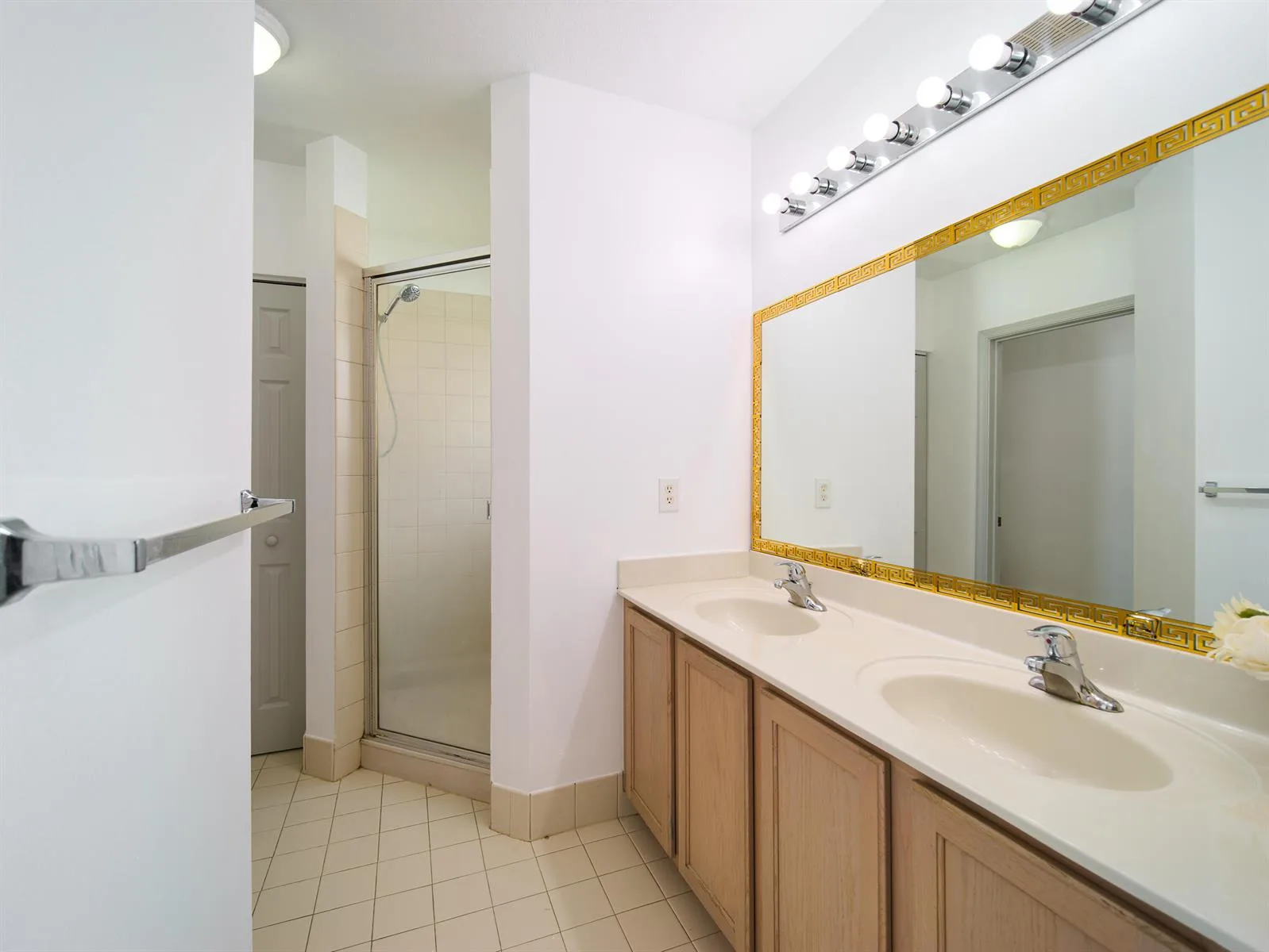 2052 Oakhurst Way, Riviera Beach, FL 33404 photo 9