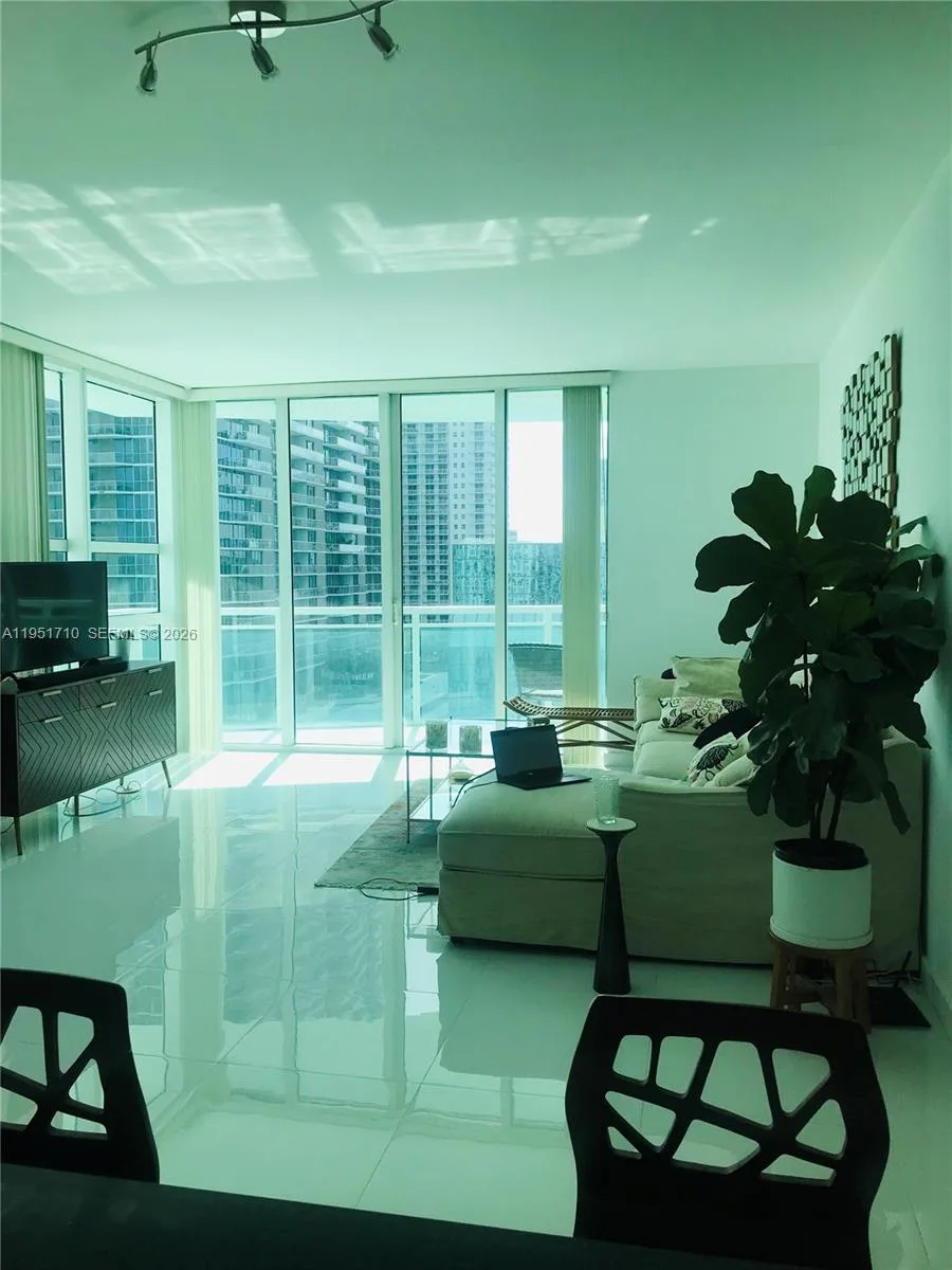 951 Brickell Ave # 2410, Miami, FL 33131