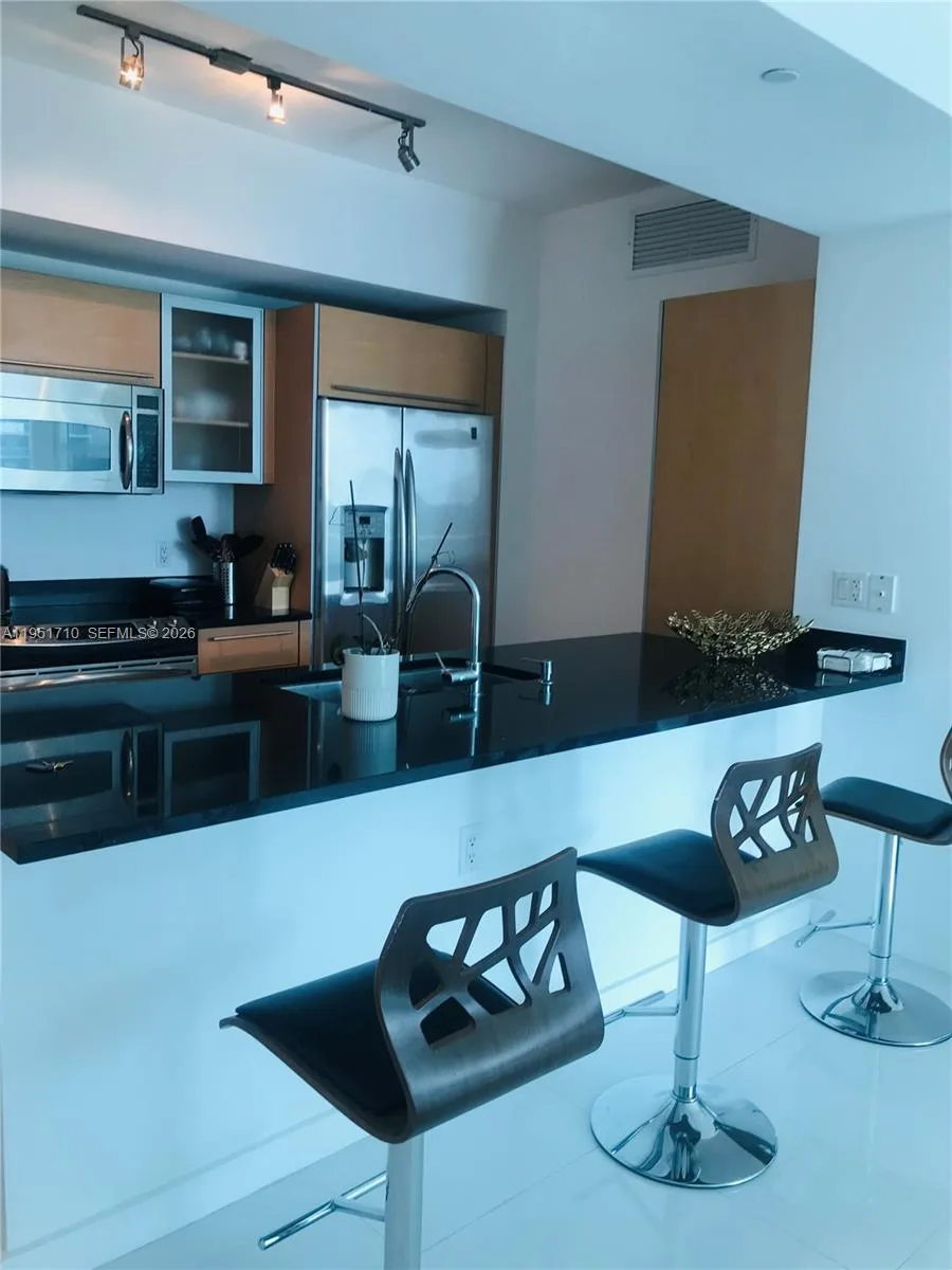 951 Brickell Ave # 2410, Miami, FL 33131 photo 3