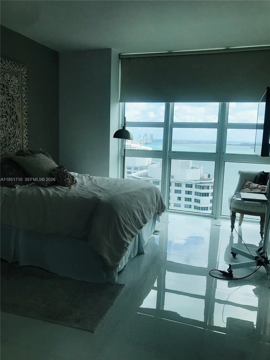 951 Brickell Ave # 2410, Miami, FL 33131 photo 4
