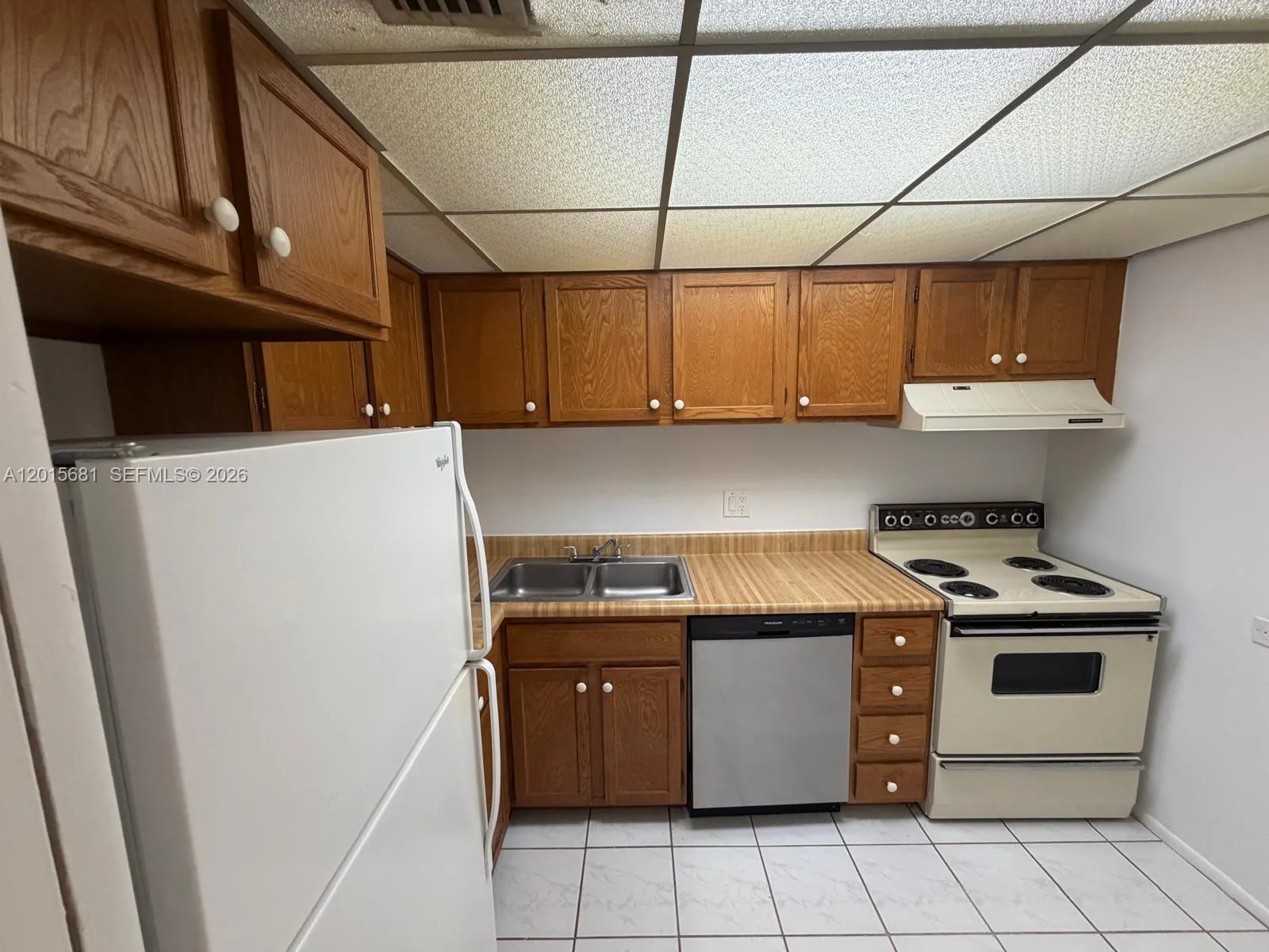 3720 Inverrary Dr # 2K, Lauderhill, FL 33319