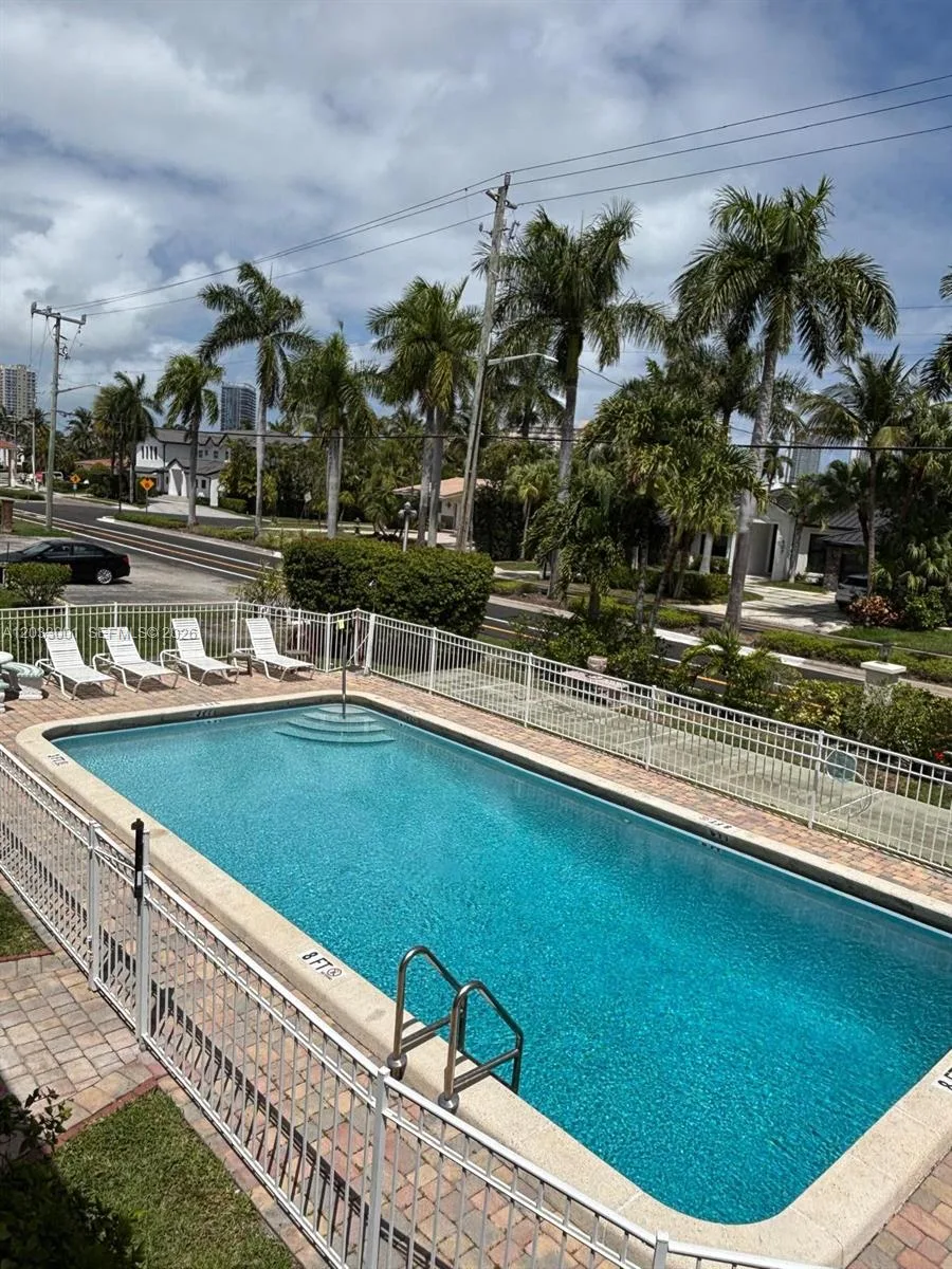 500 Layne Blvd # 12, Hallandale Beach, FL 33009