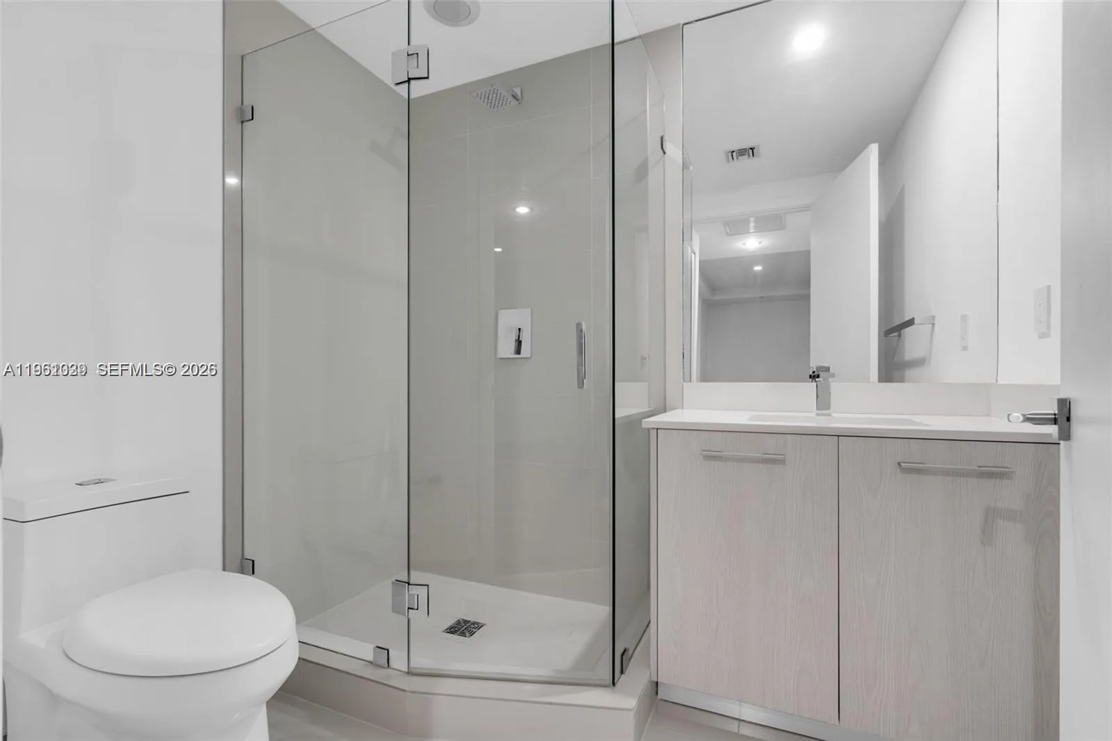 45 SW 9th St # 2204, Miami, FL 33130 photo 10