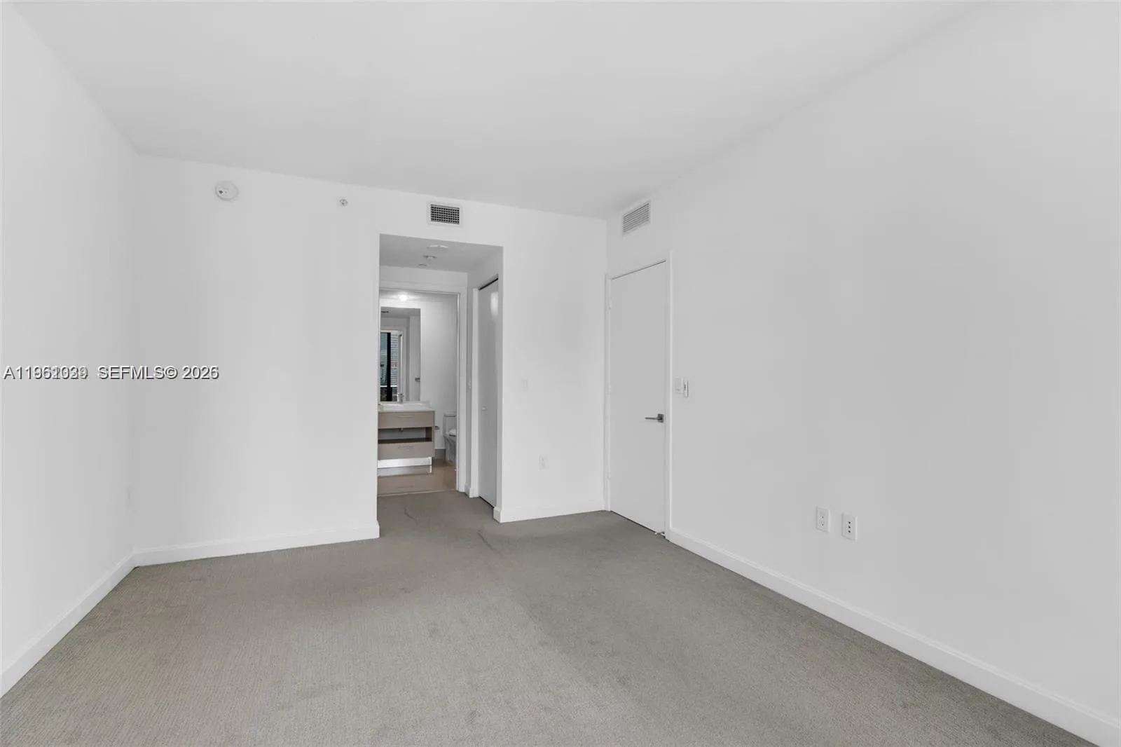 45 SW 9th St # 2204, Miami, FL 33130 photo 11