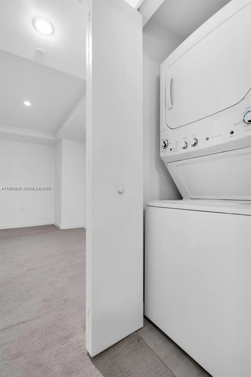 45 SW 9th St # 2204, Miami, FL 33130 photo 12