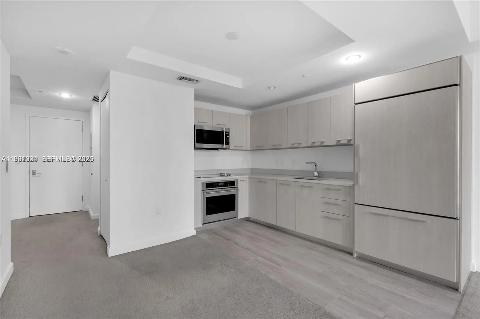 45 SW 9th St # 2204, Miami, FL 33130 photo 3