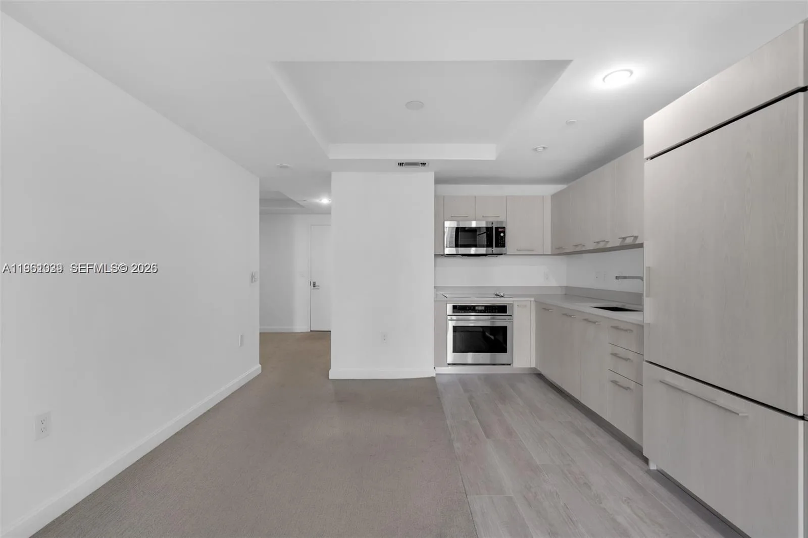 45 SW 9th St # 2204, Miami, FL 33130 photo 4