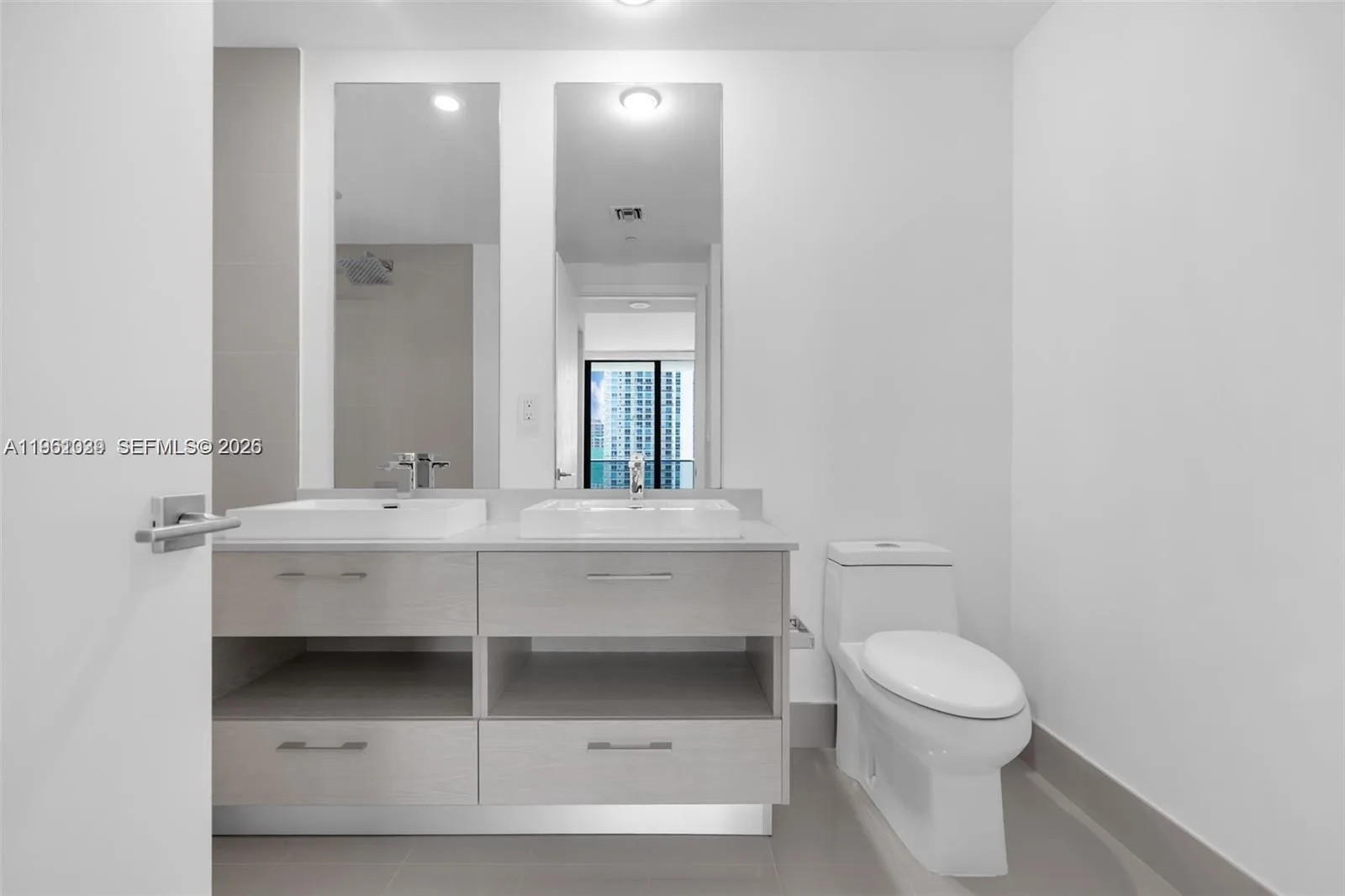 45 SW 9th St # 2204, Miami, FL 33130 photo 9