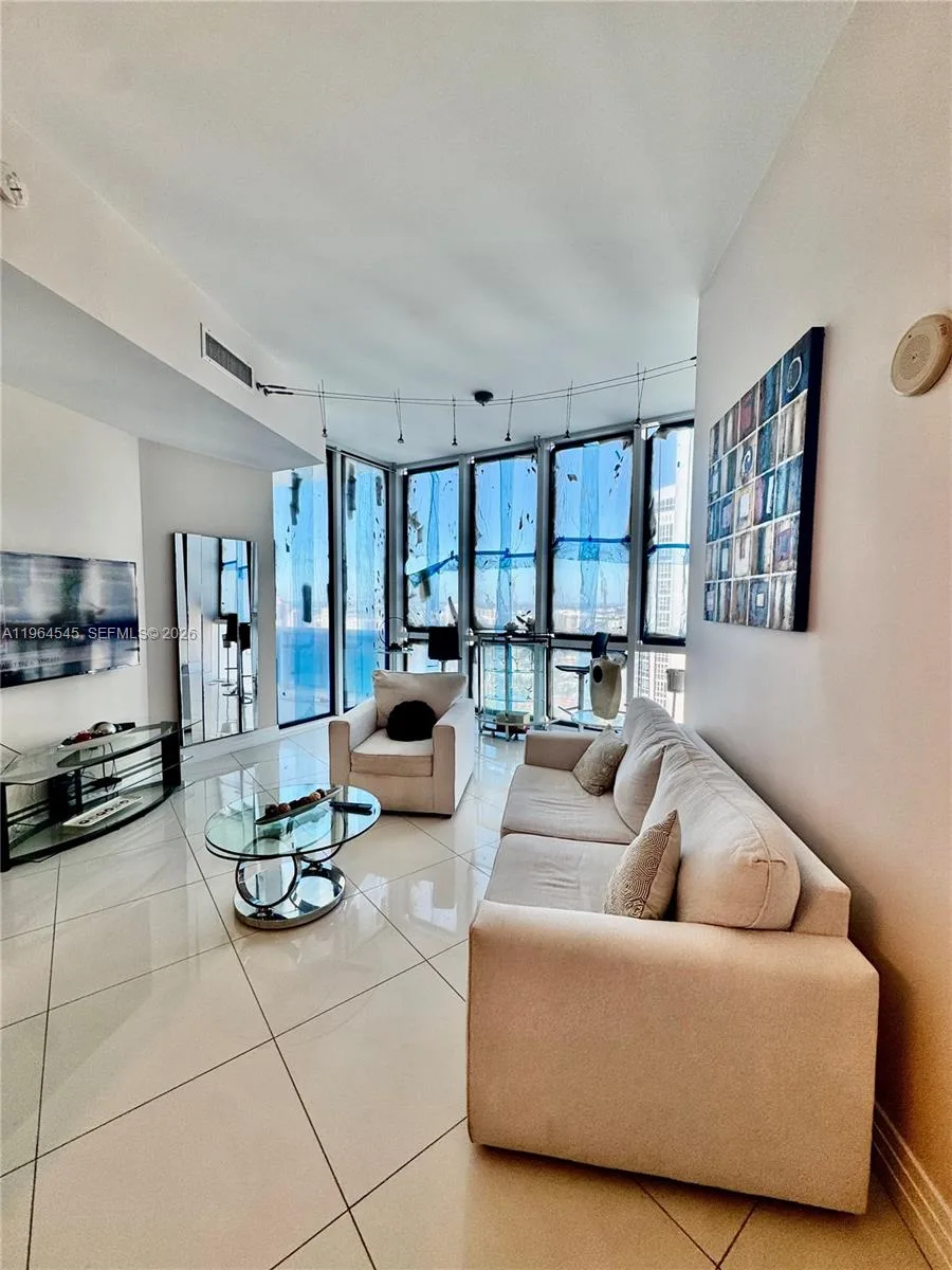 18101 Collins Ave # 5208, Sunny Isles Beach, FL 33160 photo 4
