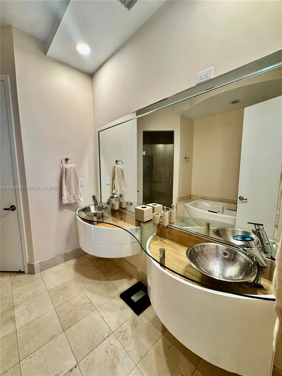 18101 Collins Ave # 5208, Sunny Isles Beach, FL 33160 photo 7