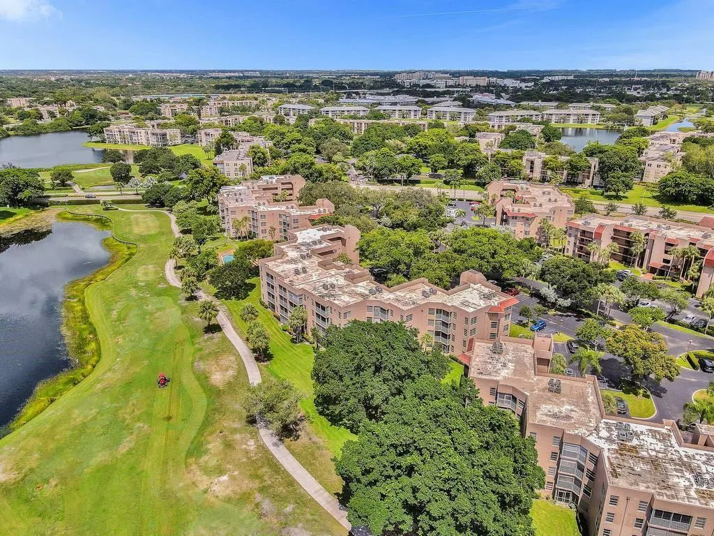 1831 Sabal Palm Drive # 202, Davie, FL 33324
