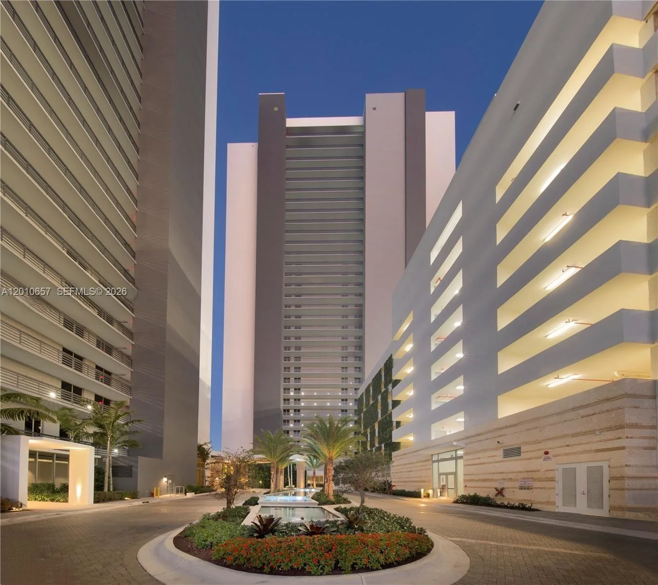 16385 Biscayne Blvd # 717, North Miami Beach, FL 33160