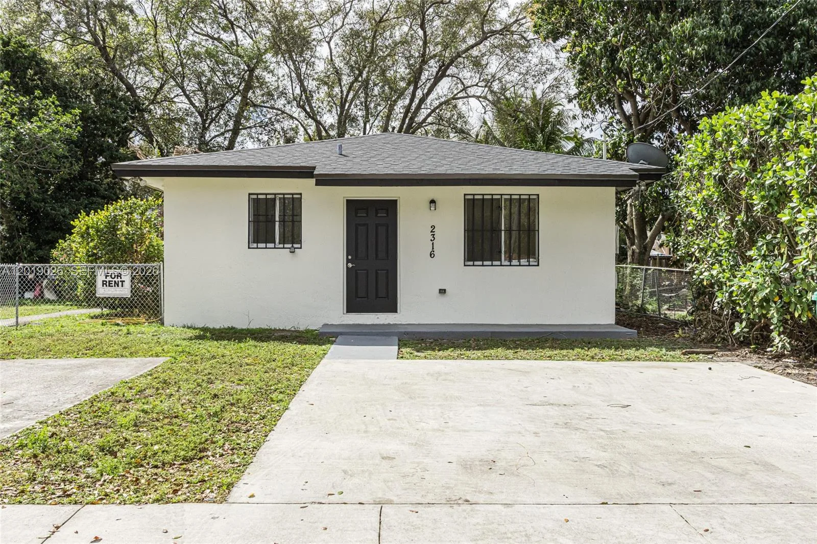 2316-2318 NW 98th St, Miami, FL 33147