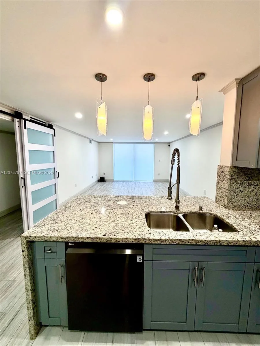4000 NE 170th St # 207, North Miami Beach, FL 33160