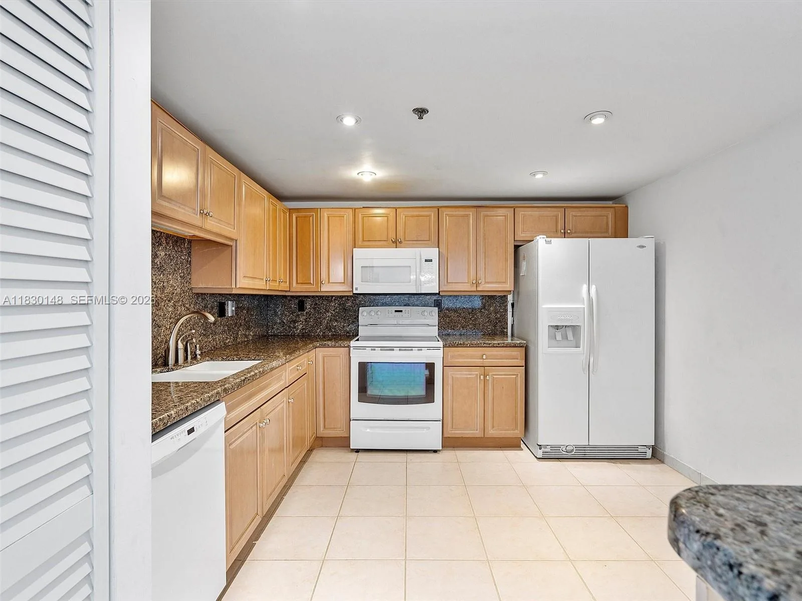 210 174th St # 2005, Sunny Isles Beach, FL 33160 photo 11