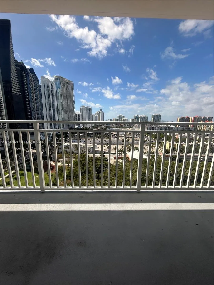 210 174th St # 2005, Sunny Isles Beach, FL 33160 photo 4