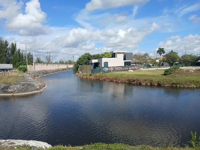 550 SW 136th Pl, Miami, FL 33184 photo 4