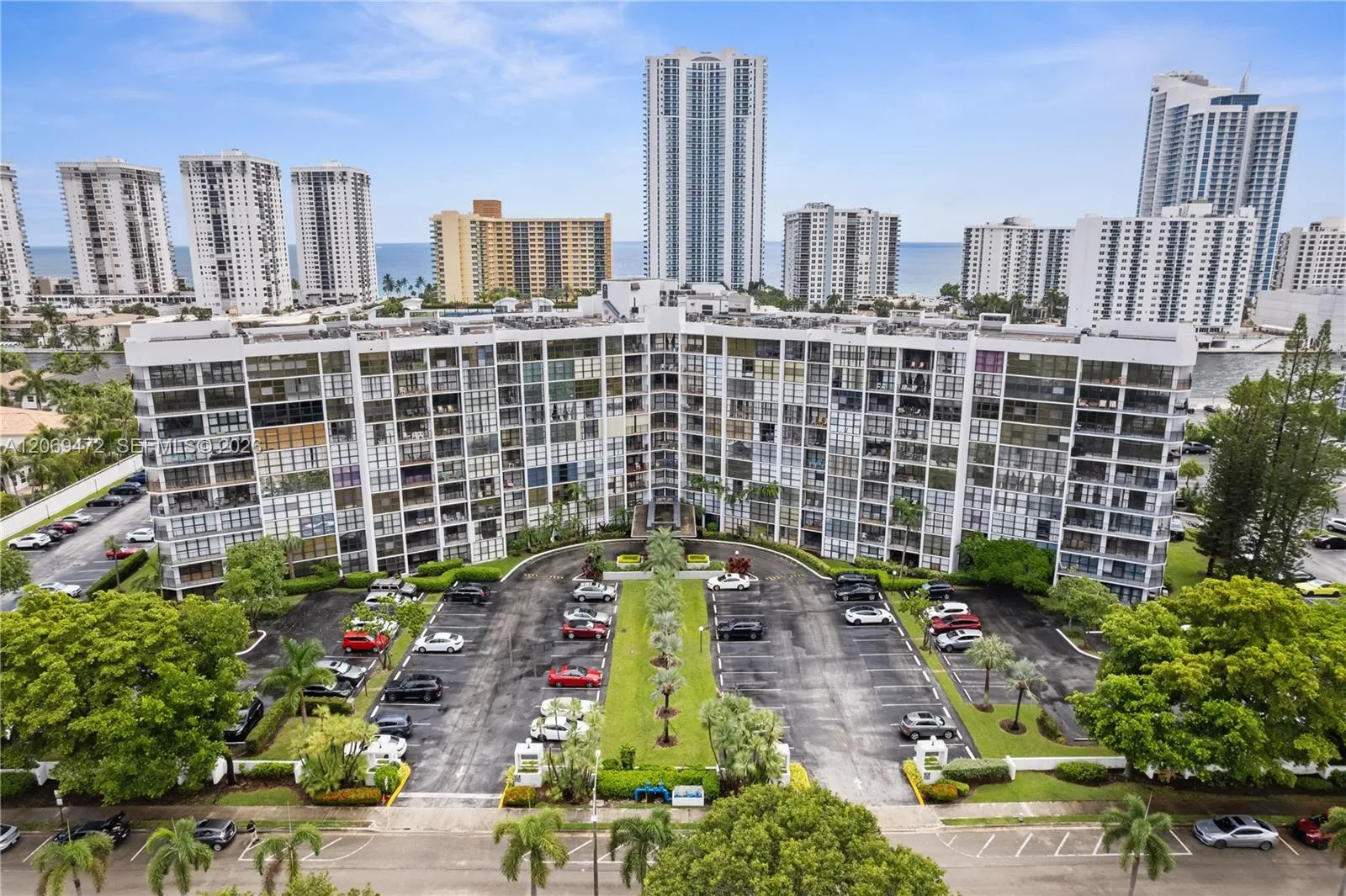 1000 Parkview Dr # 614, Hallandale Beach, FL 33009