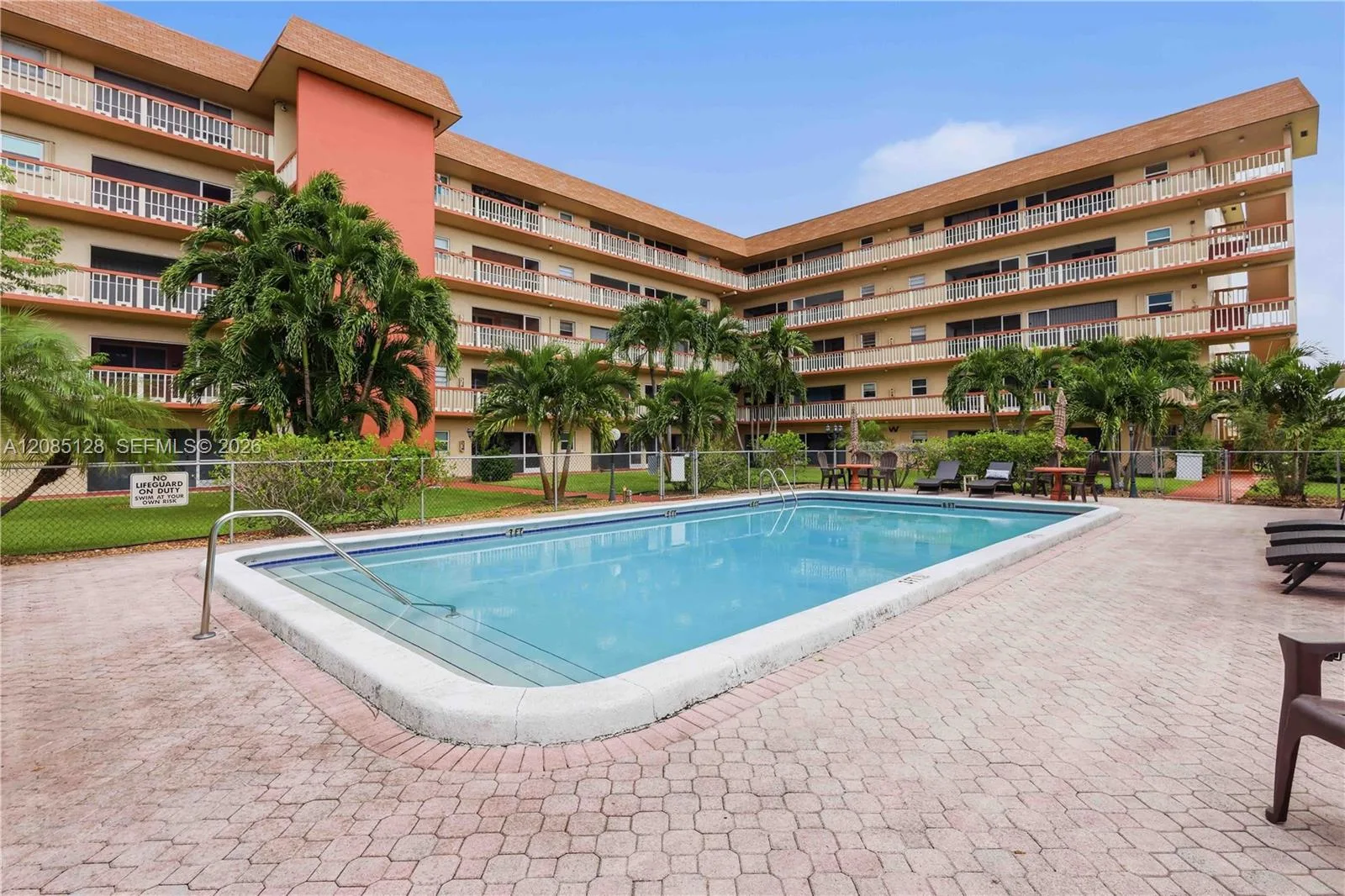 5300 Washington St # W513, Hollywood, FL 33021