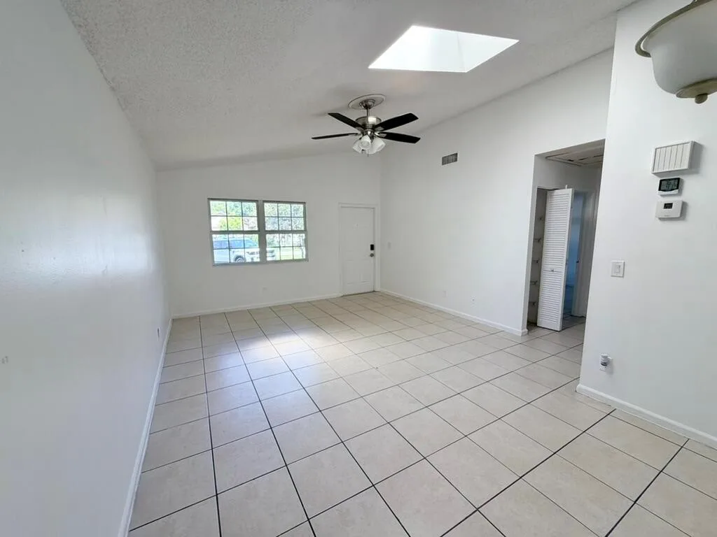 8715 PLUTO Terrace, West Palm Beach, FL 33403 photo 2