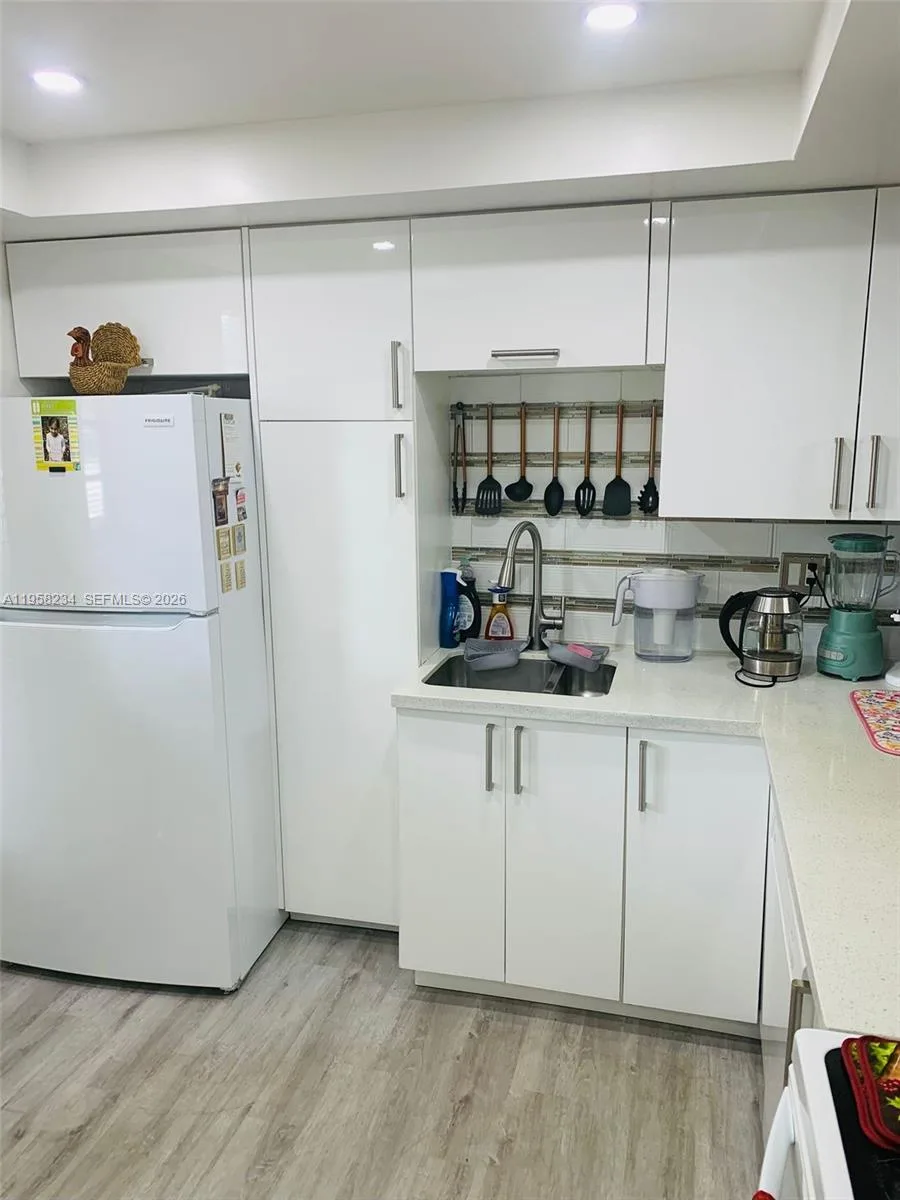 1333 HALLANDALE BEACH BL # 131, Hallandale Beach, FL 33009 photo 2