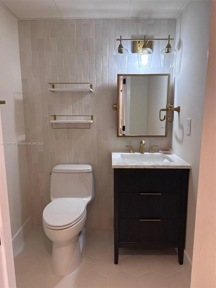 90 Edgewater Dr # 212, Coral Gables, FL 33133 photo 10