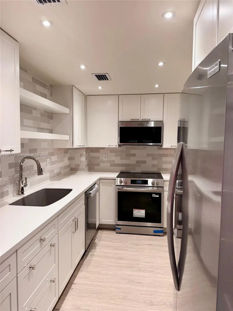 90 Edgewater Dr # 212, Coral Gables, FL 33133 photo 3