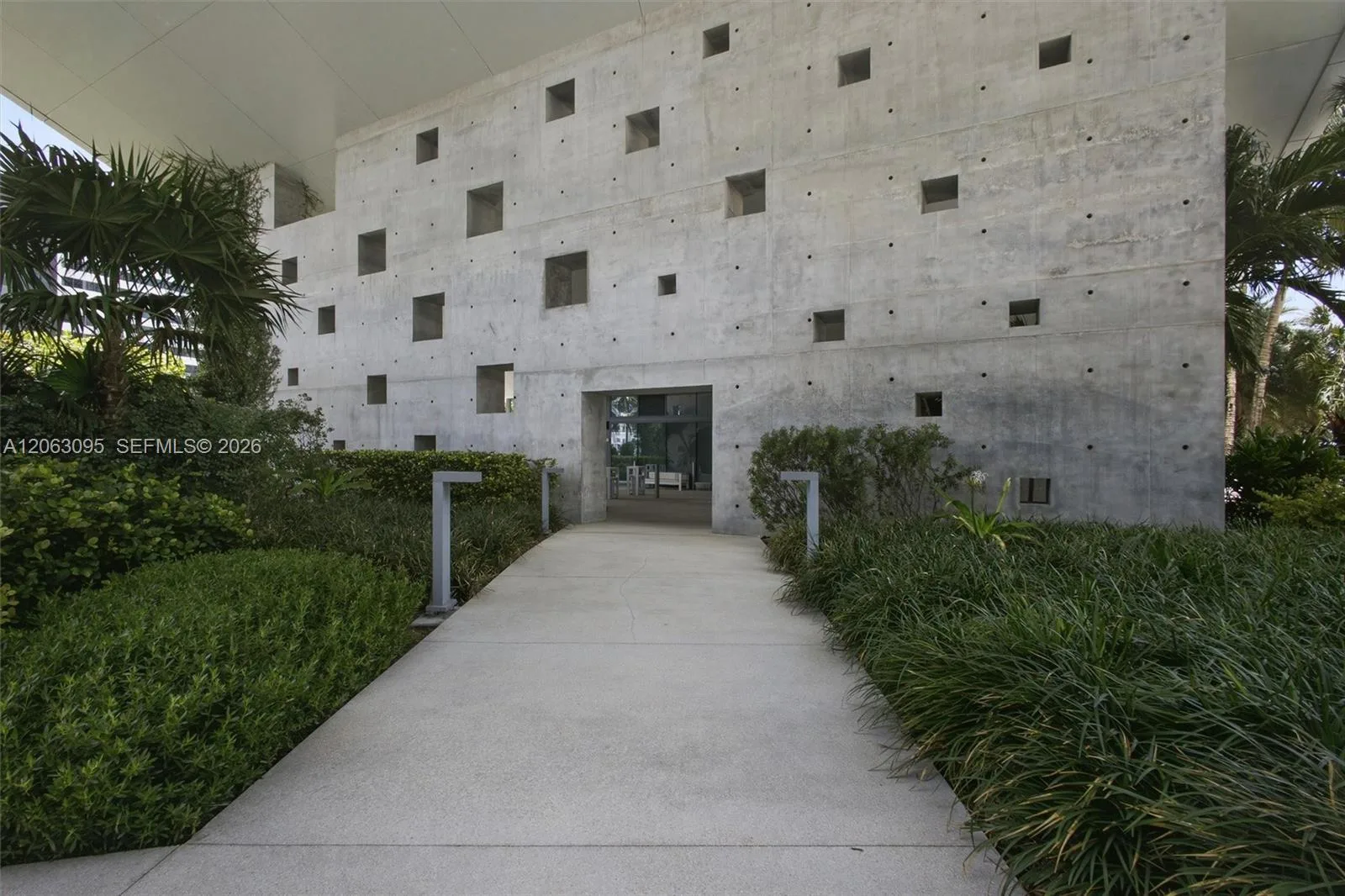 88 SW 7th St # 2307, Miami, FL 33130 photo 5