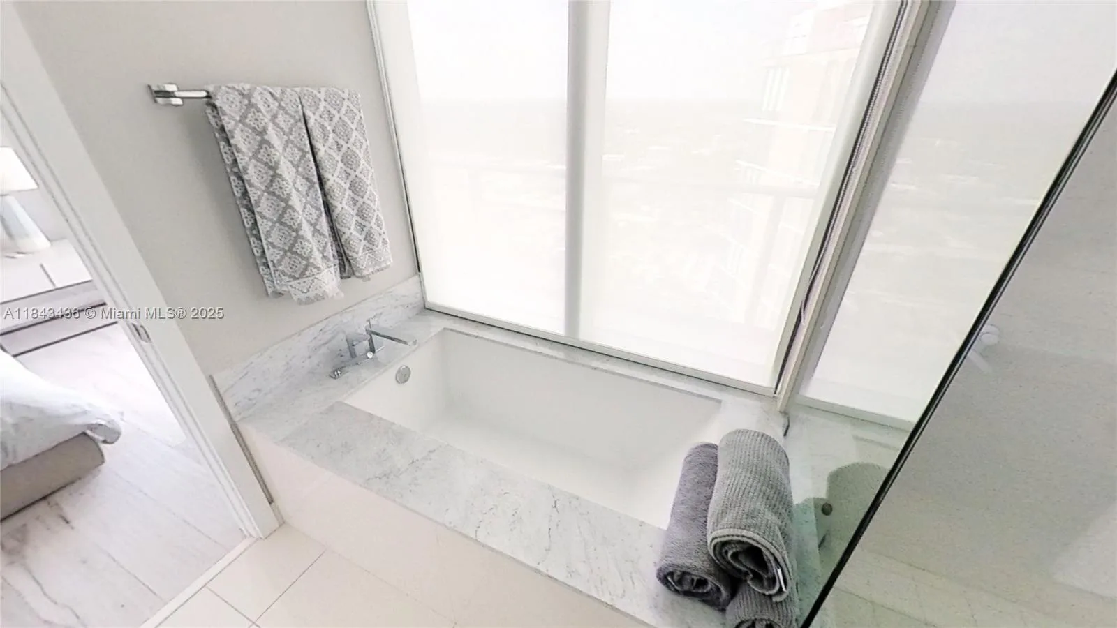 480 NE 31st St # 4907, Miami, FL 33137 photo 3