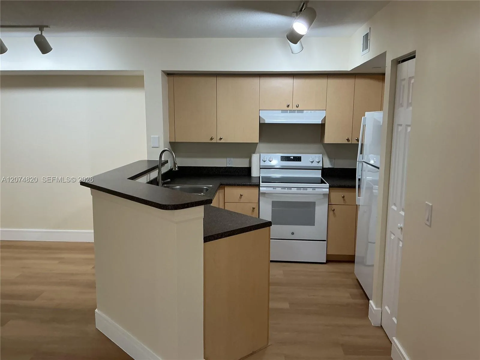 4200 San Marino Blvd # 107, West Palm Beach, FL 33409 photo 6
