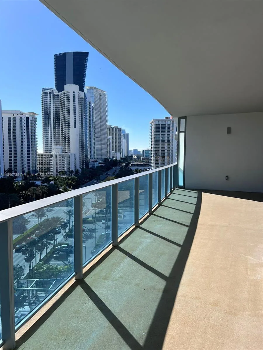 17550 Collins Ave # 1004, Sunny Isles Beach, FL 33160 photo 2