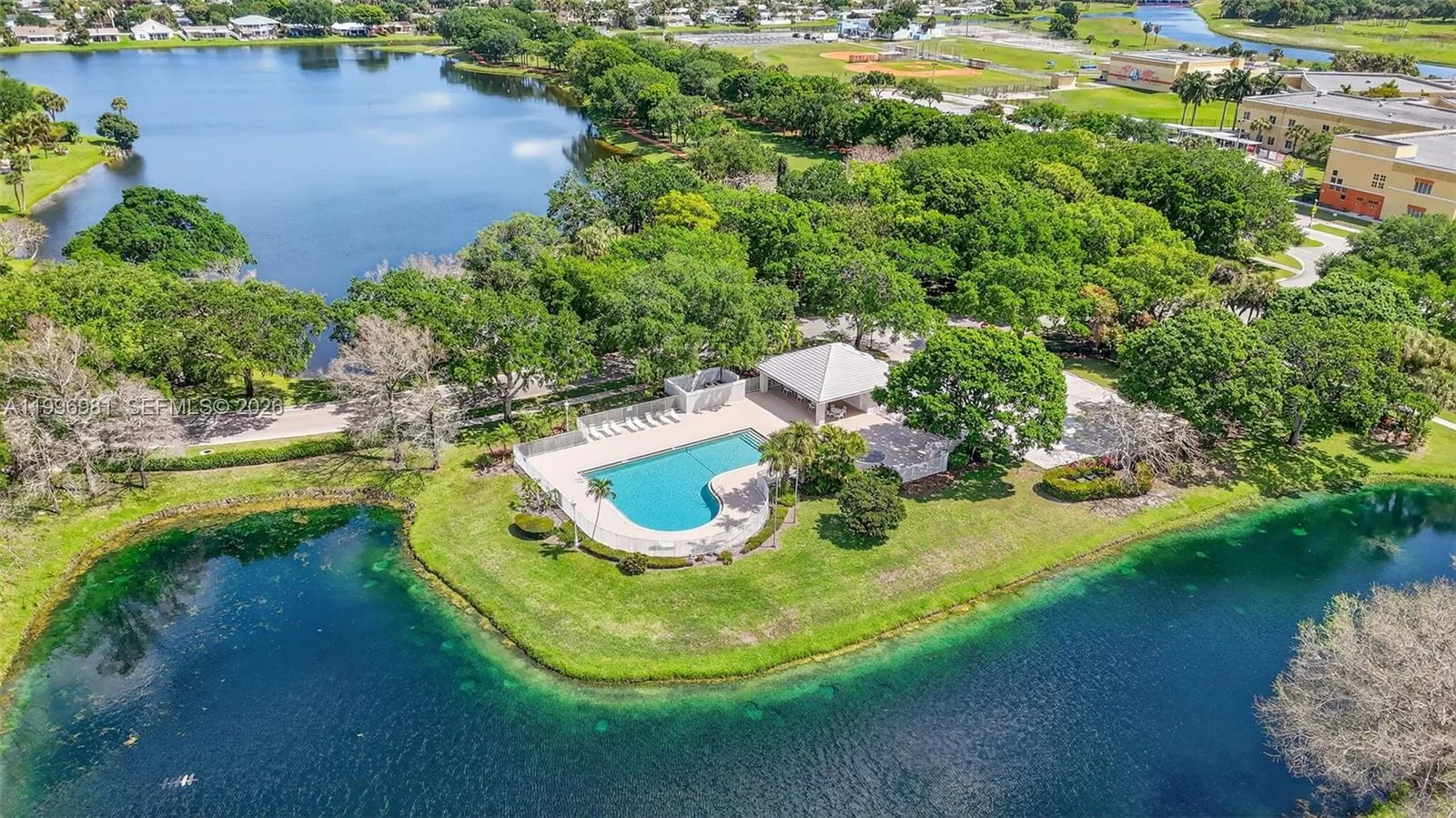 102 Sun Terrace Ct, Palm Beach Gardens, FL 33403