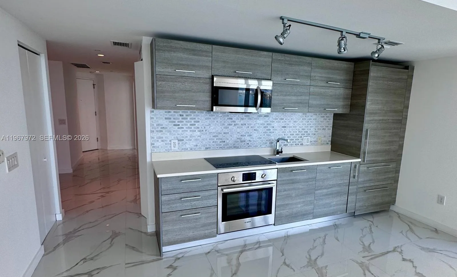 650 NE 32nd St # 2507, Miami, FL 33137 photo 5